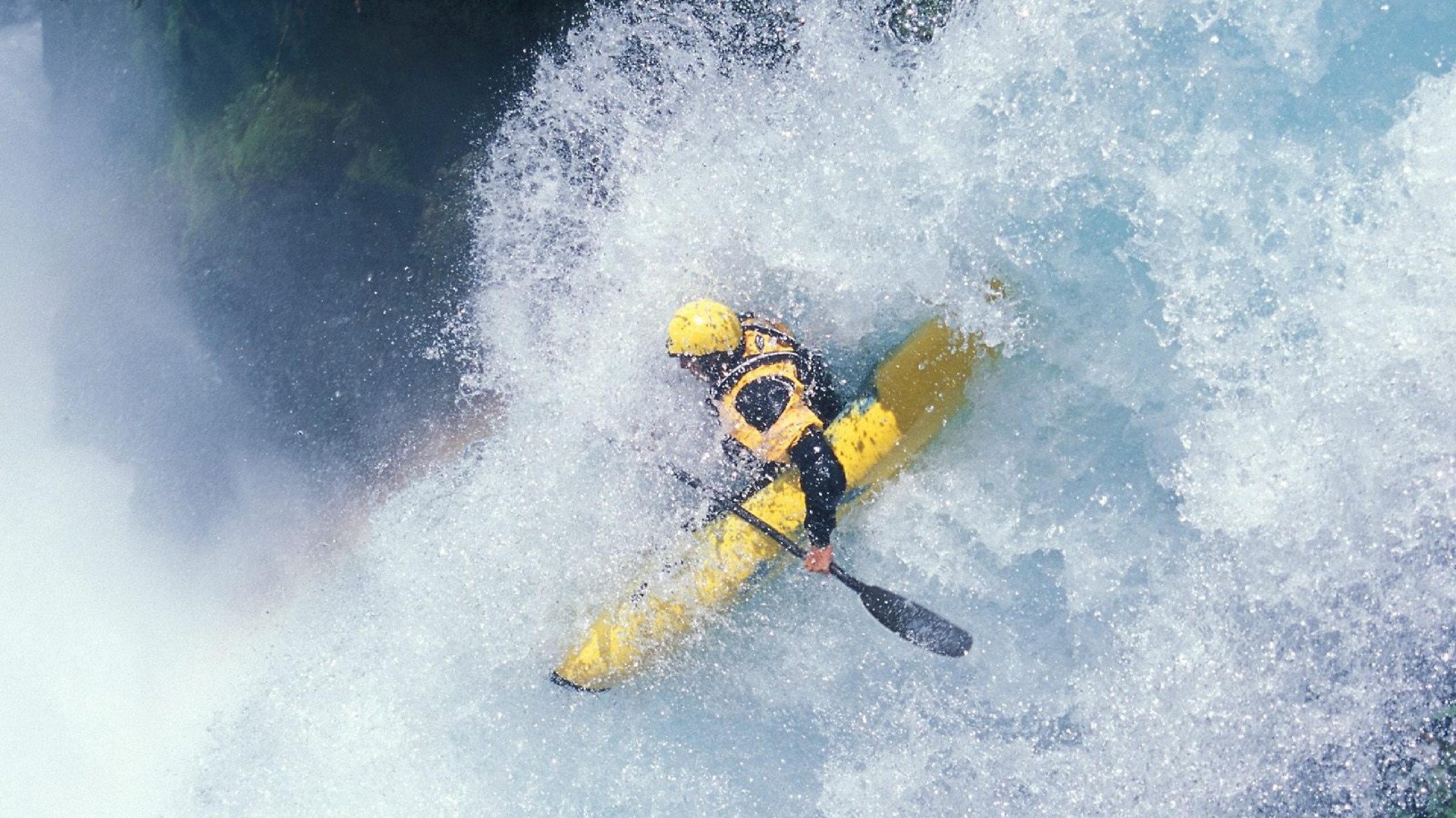 《电竞明星转型：从选手到解说再到教练的多路发展》，电竞名星