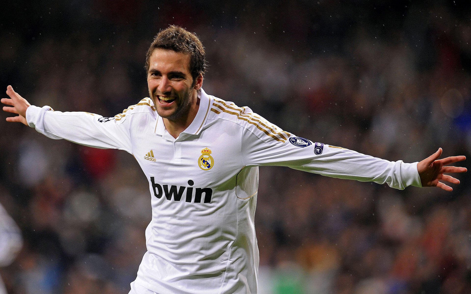 九游体育网站-勇士队球员接受公开访问 呈现球场外风采，勇士队球员简介